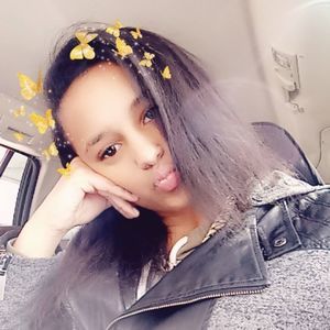 Meet your Posher, Casandra